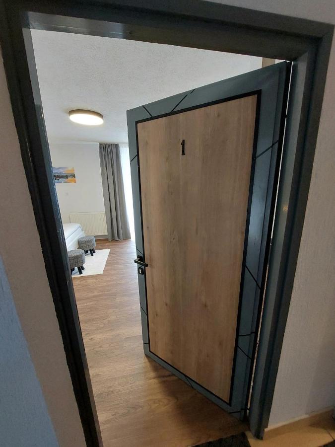 Apartments & Rooms Velebit Lovinac  Экстерьер фото