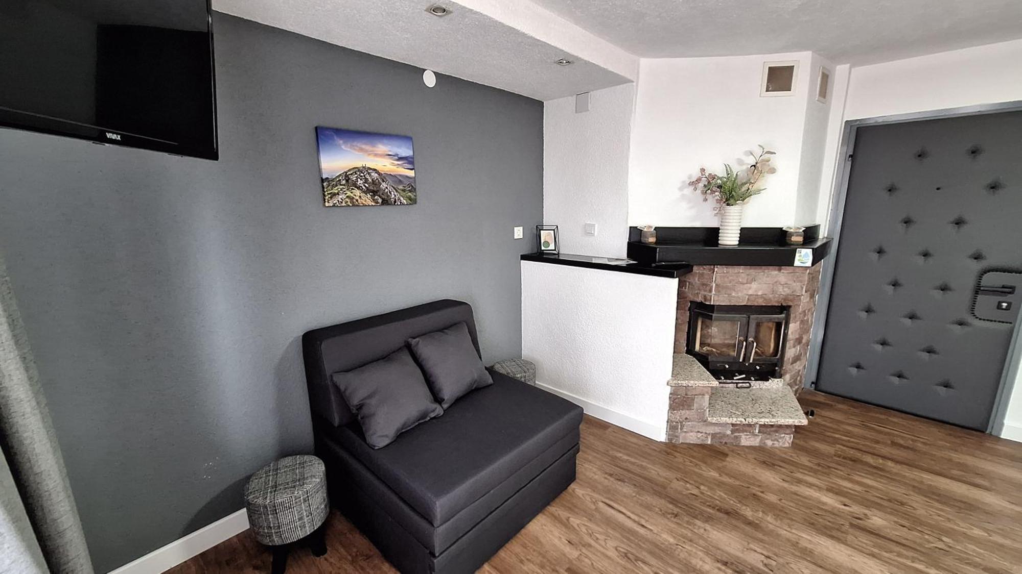 Apartments & Rooms Velebit Lovinac  Экстерьер фото