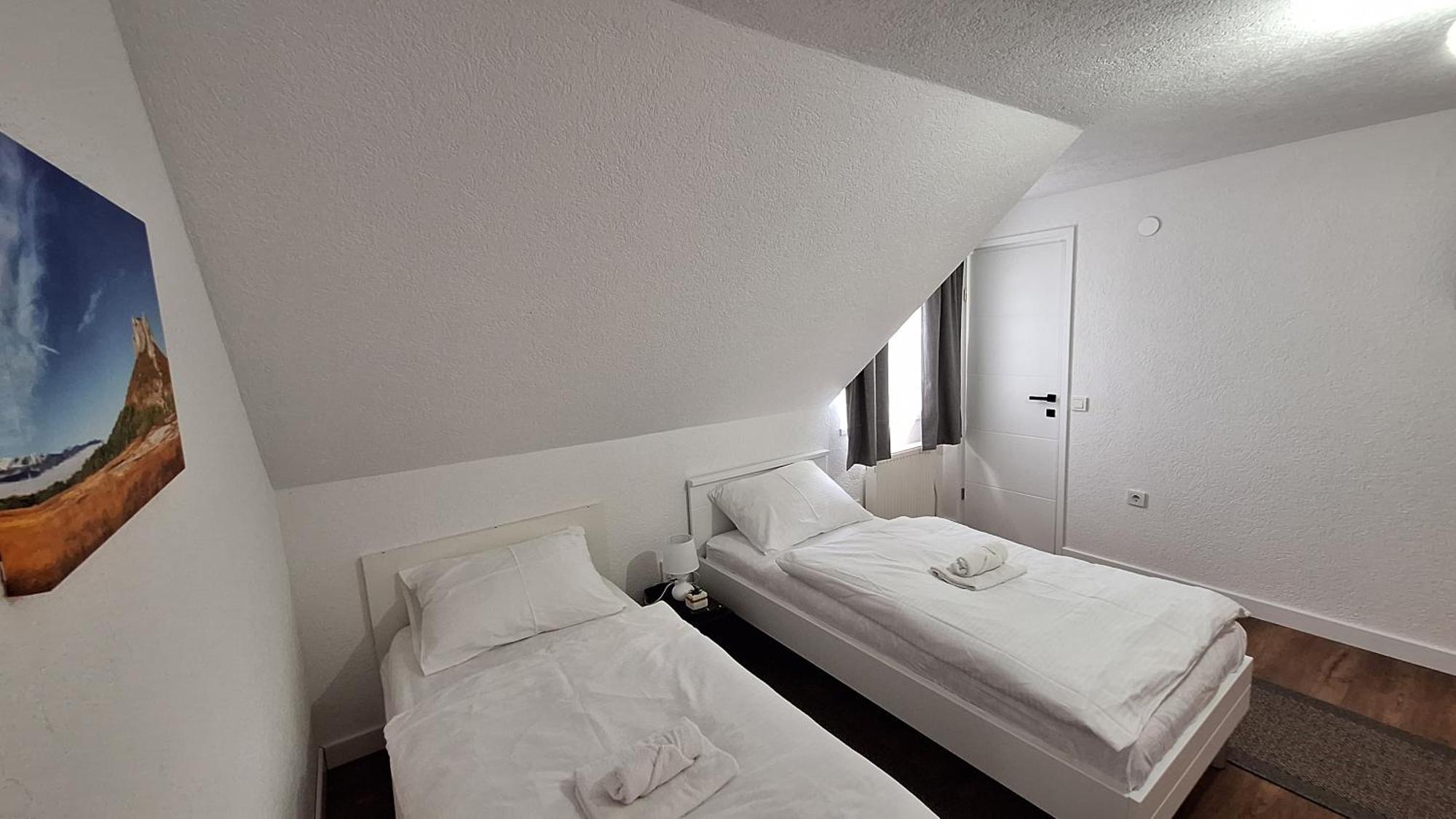 Apartments & Rooms Velebit Lovinac  Экстерьер фото